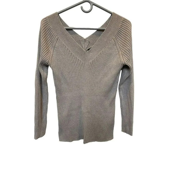 New York & Company Women’s Large Silver Metallic Sparkle Cable Knit Sweater - Picture 4 of 6